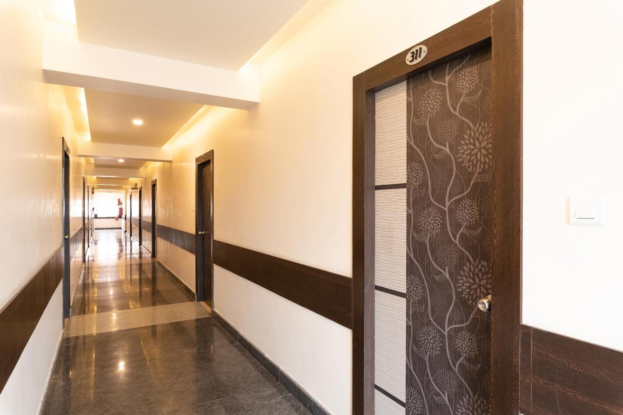 Super Capital O Seatree Hotel Raspari Palao Exterior photo