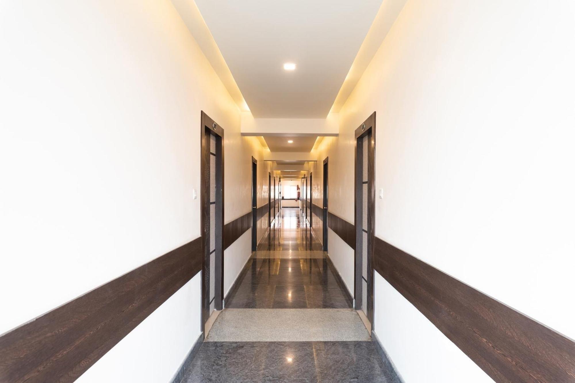 Super Capital O Seatree Hotel Raspari Palao Exterior photo