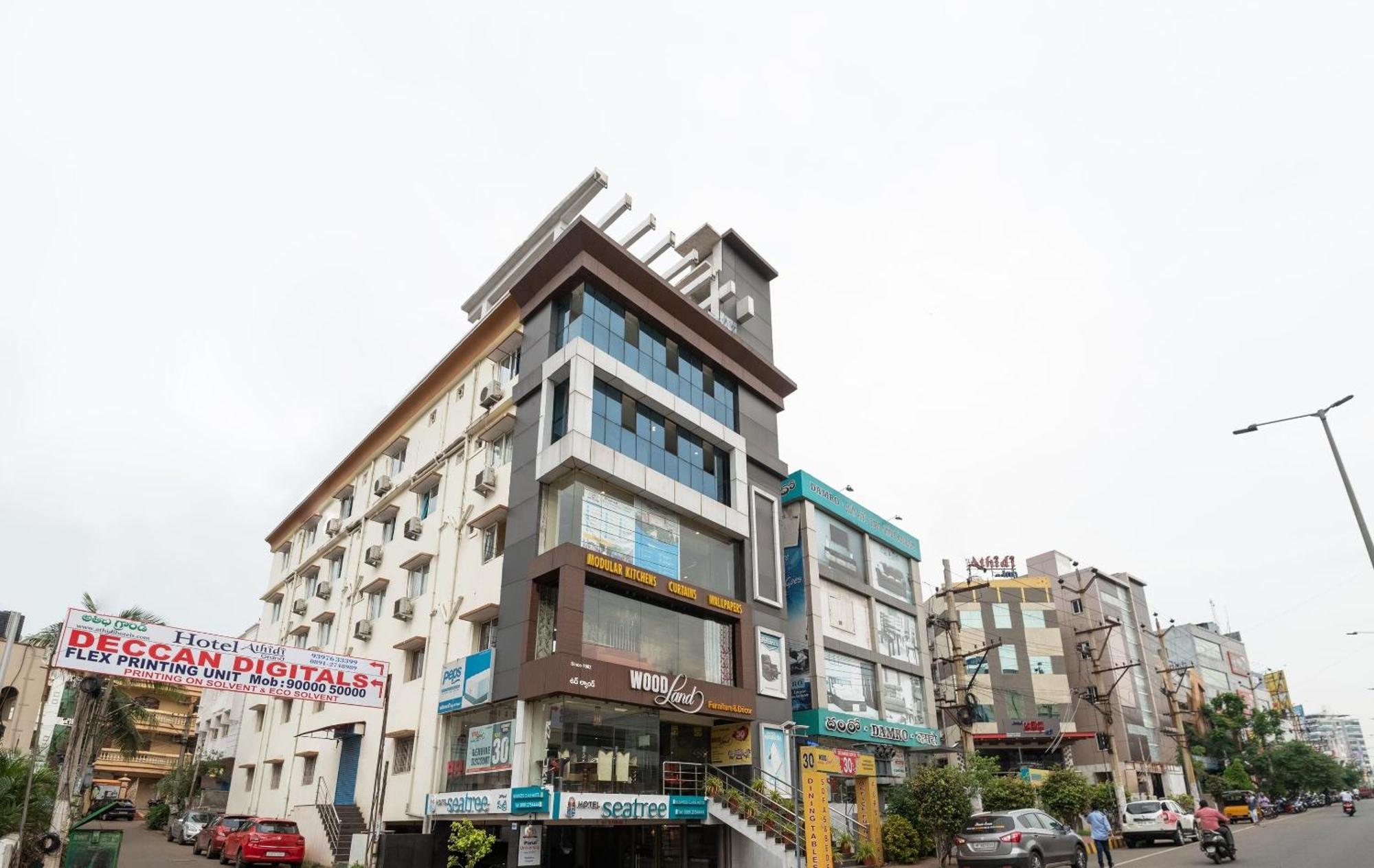 Super Capital O Seatree Hotel Raspari Palao Exterior photo